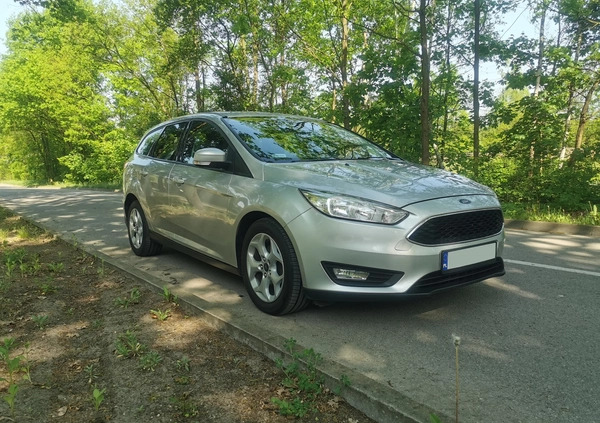 Ford Focus cena 41900 przebieg: 129980, rok produkcji 2017 z Warszawa małe 16